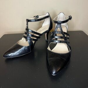 Franco Sarto Fernleaf leather strappy heels size 7